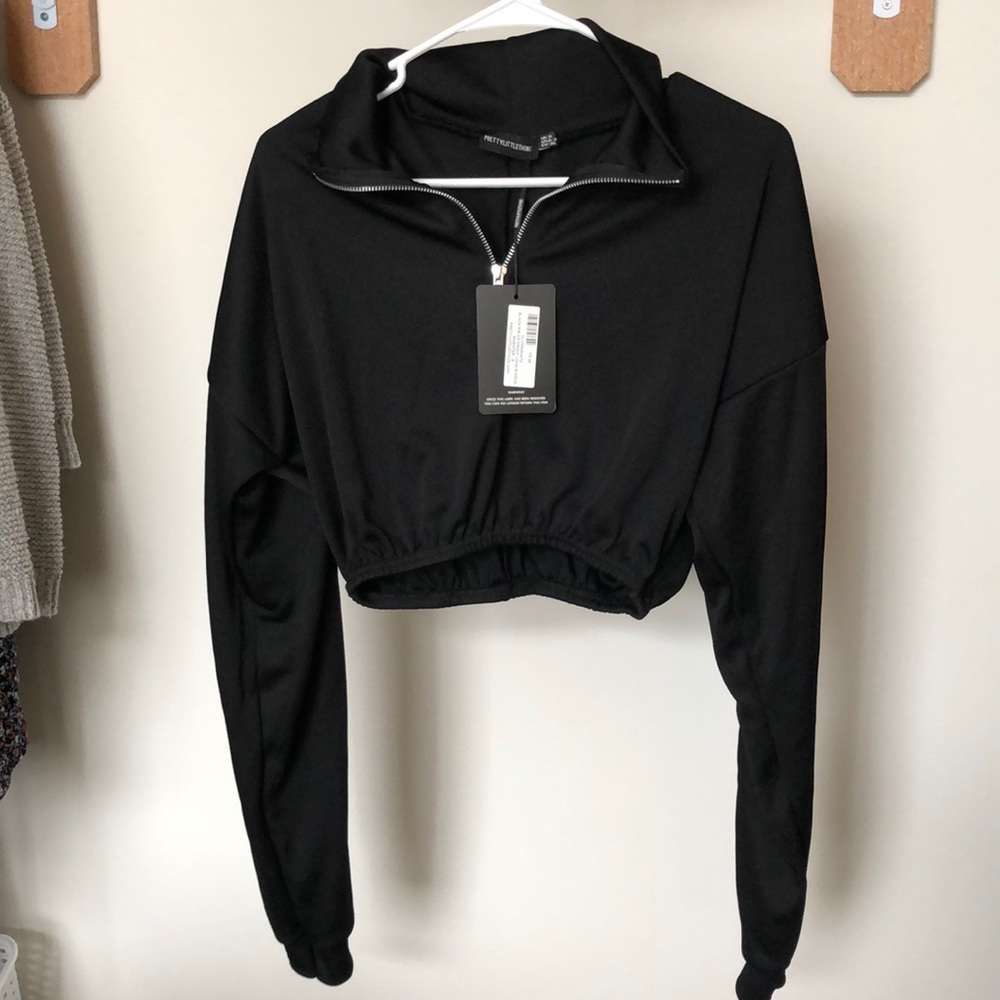 Cropped quarter zip🖤